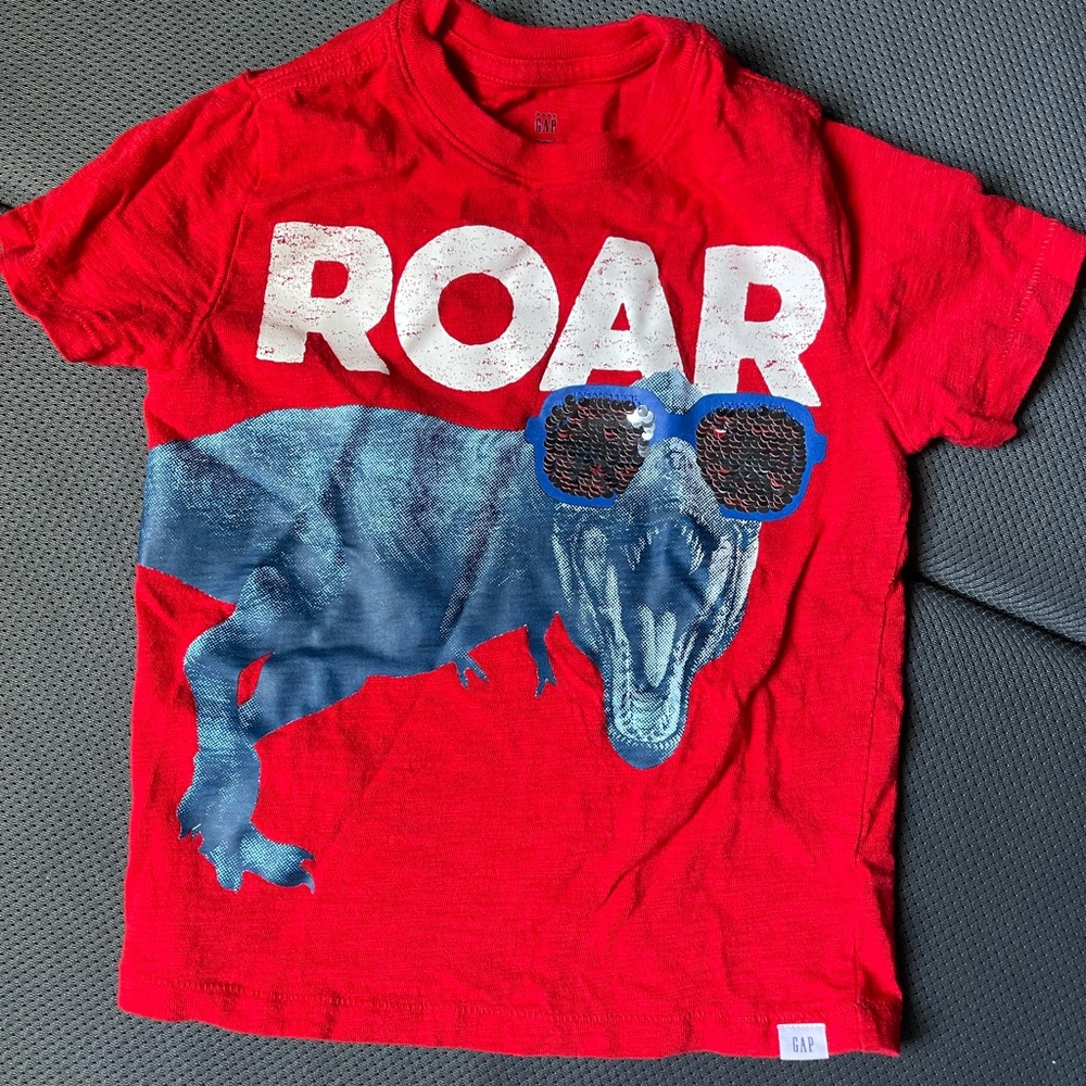 Baby Gap, toddler boys tee, red, Size 5 yrs
